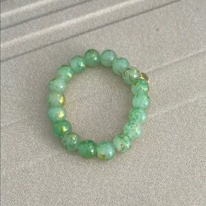 Elegant Green Beaded Bracelet